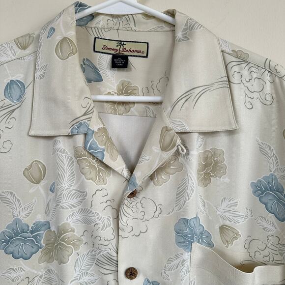 Tommy Bahama Washable Silk Hawaiian Shirt Tropical Floral Button Front Men's XL - Picture 2 of 8